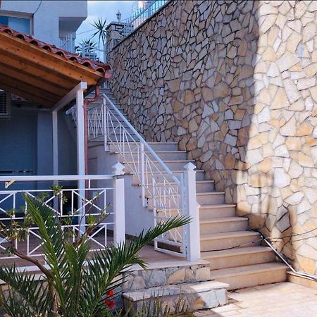 Apartments On The Beach Sarandë エクステリア 写真
