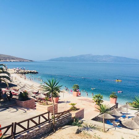 Apartments On The Beach Sarandë エクステリア 写真