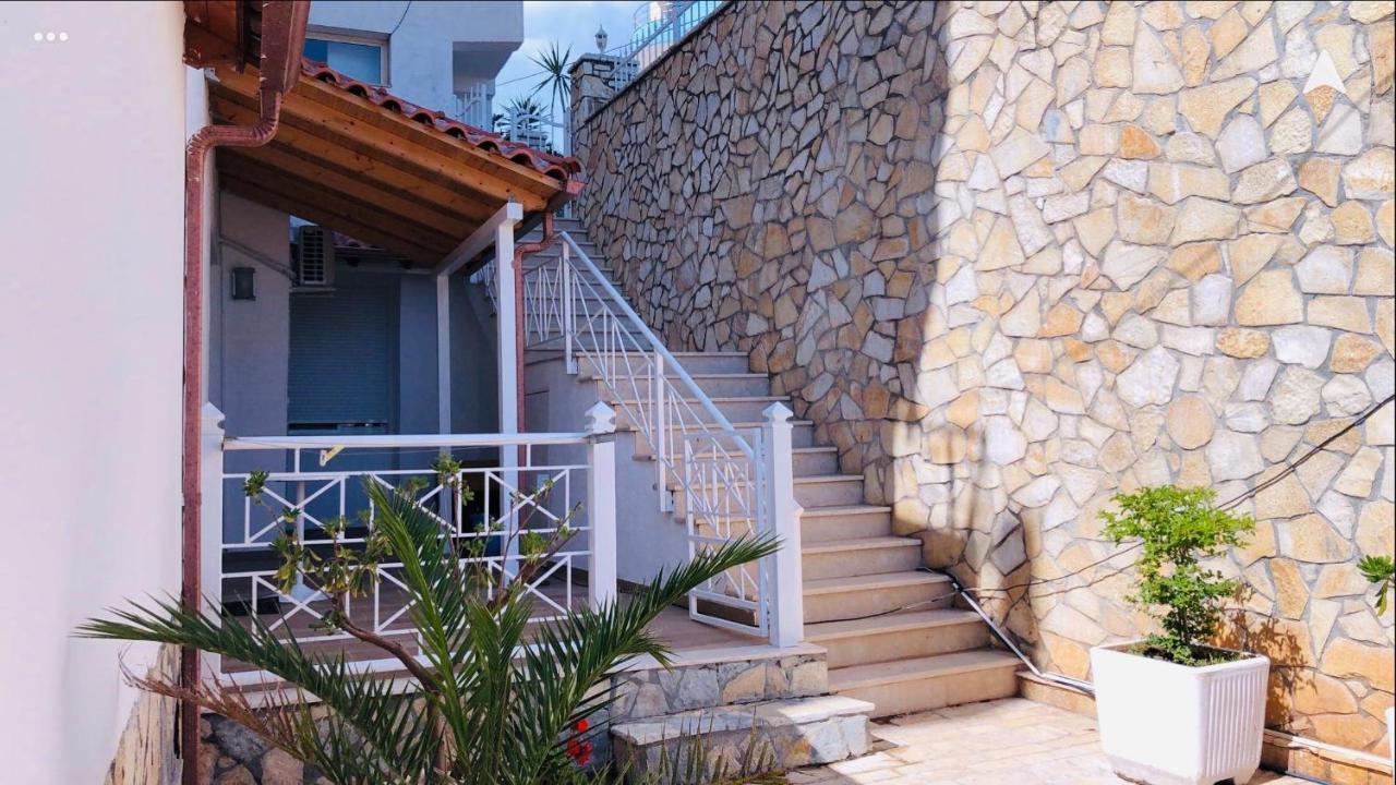 Apartments On The Beach Sarandë エクステリア 写真