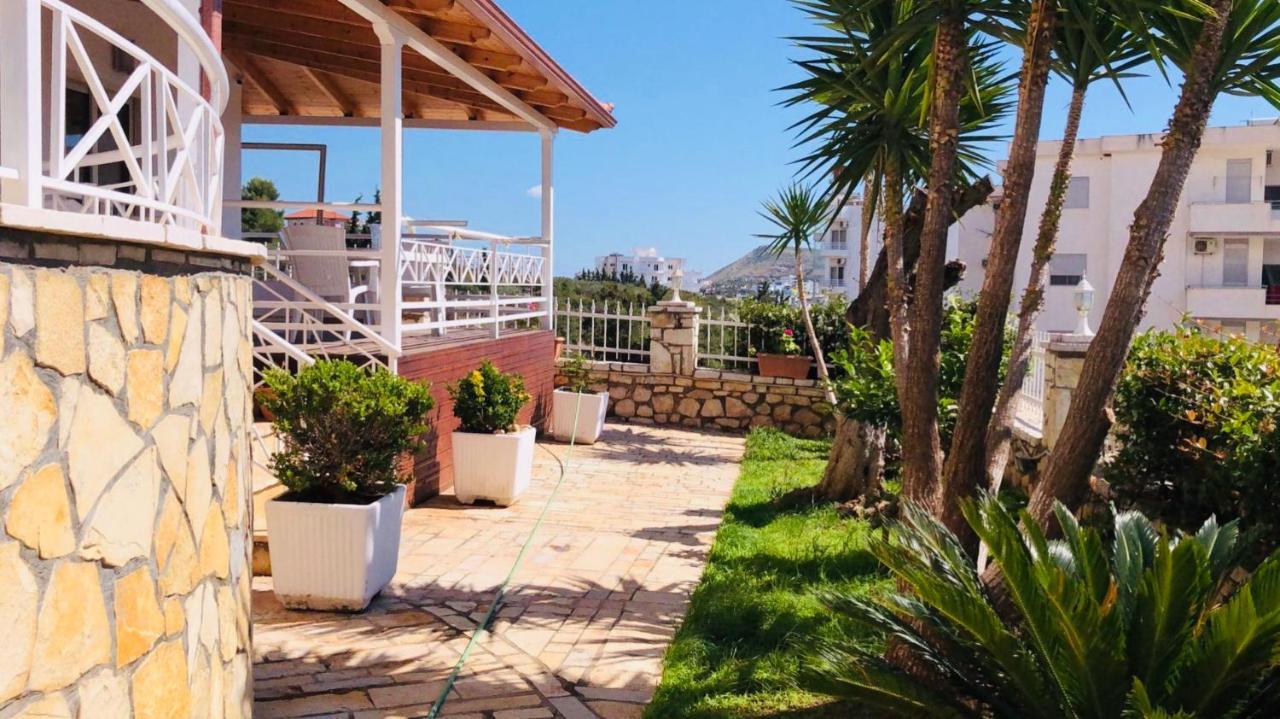 Apartments On The Beach Sarandë エクステリア 写真