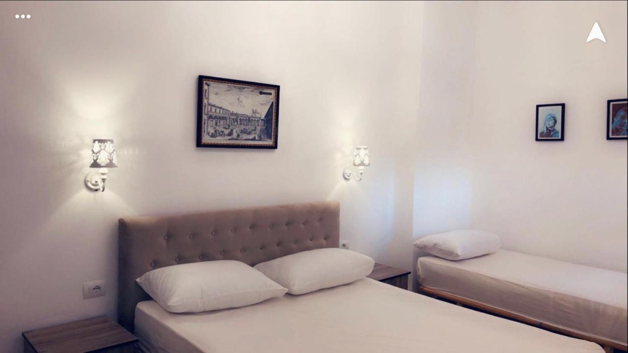 Apartments On The Beach Sarandë エクステリア 写真