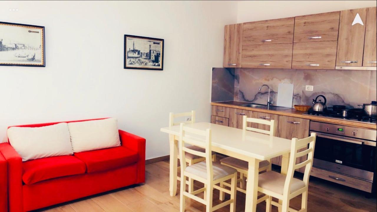 Apartments On The Beach Sarandë エクステリア 写真