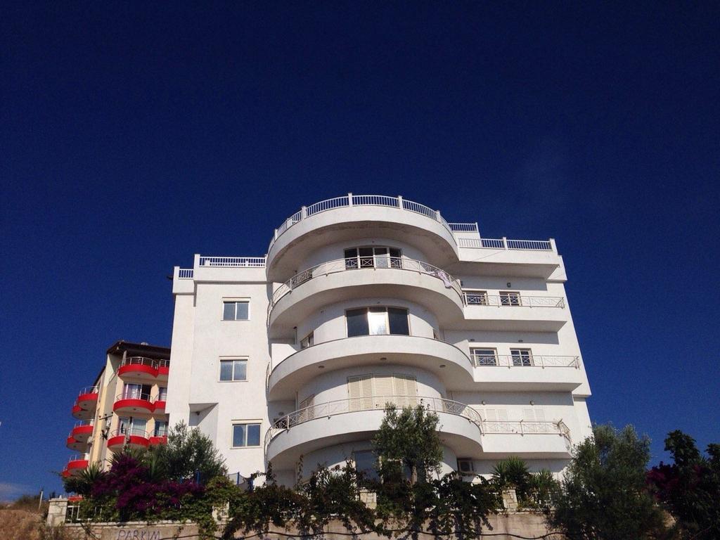 Apartments On The Beach Sarandë エクステリア 写真