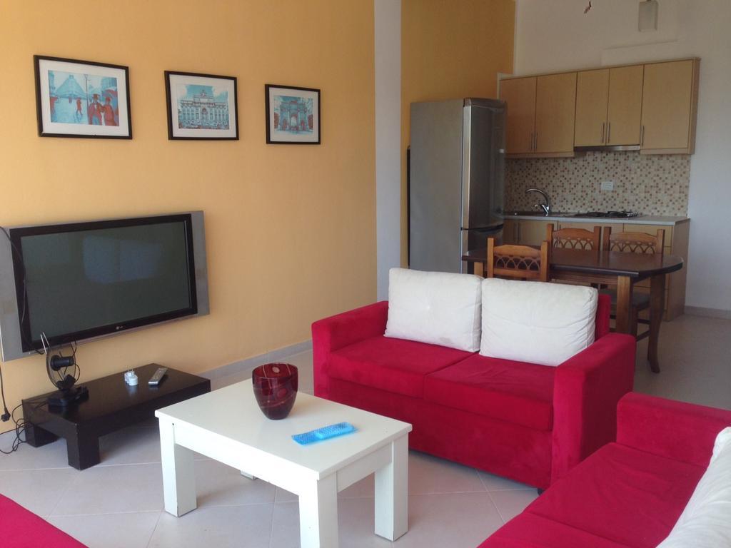 Apartments On The Beach Sarandë エクステリア 写真