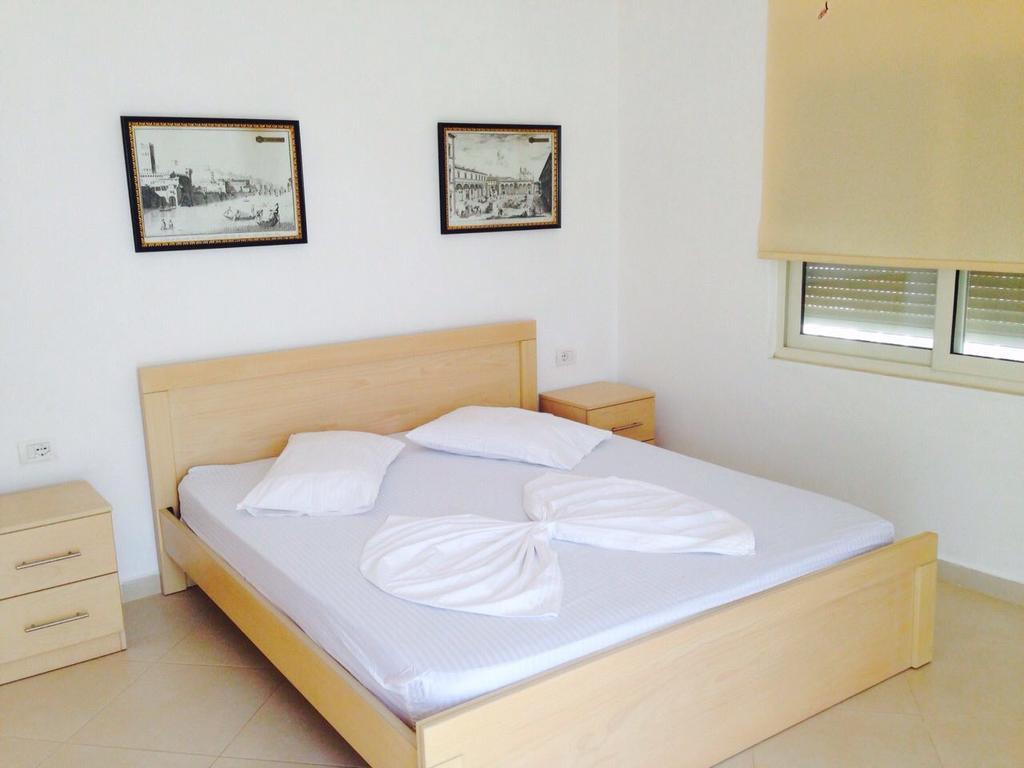 Apartments On The Beach Sarandë エクステリア 写真