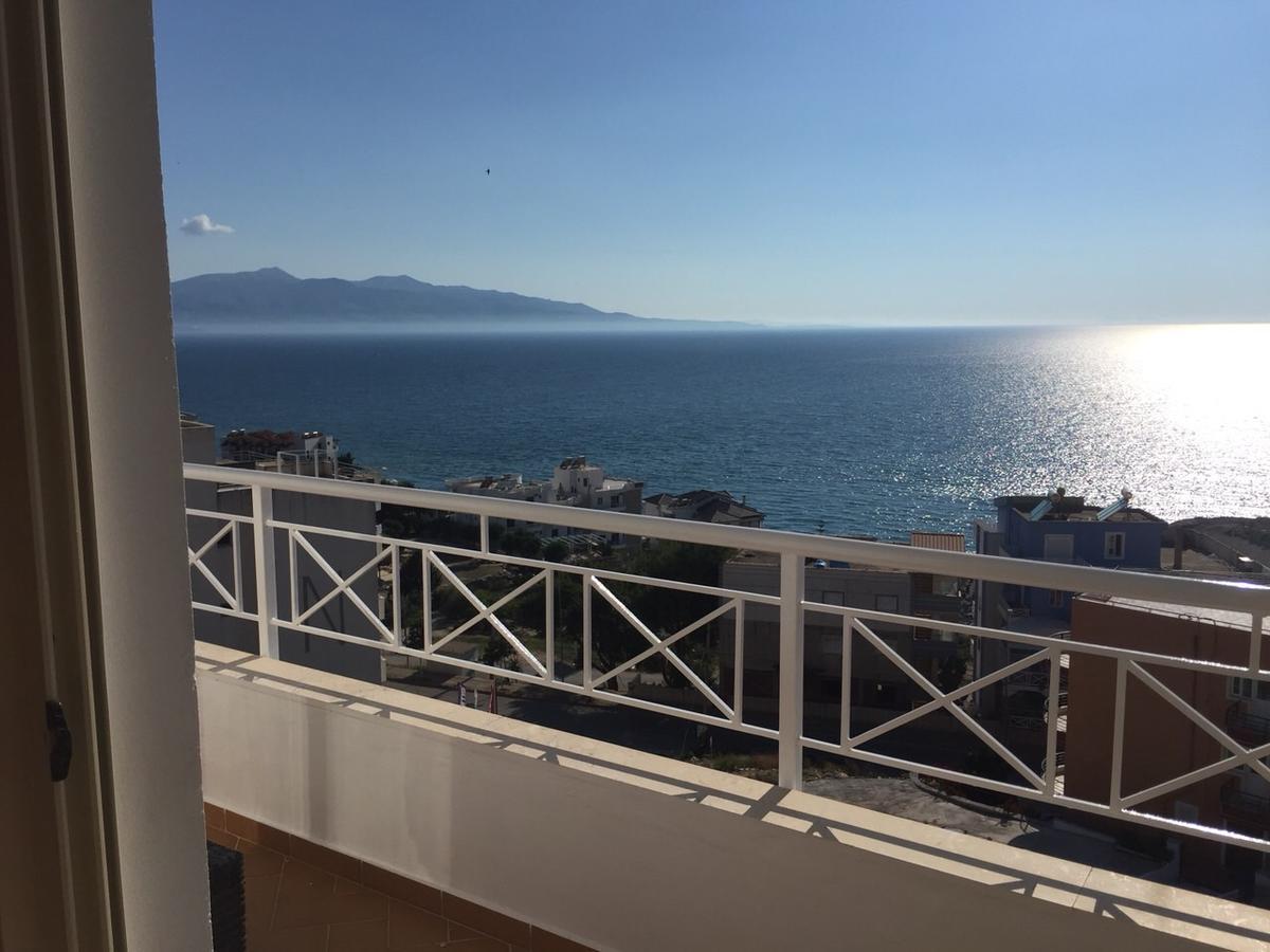 Apartments On The Beach Sarandë エクステリア 写真