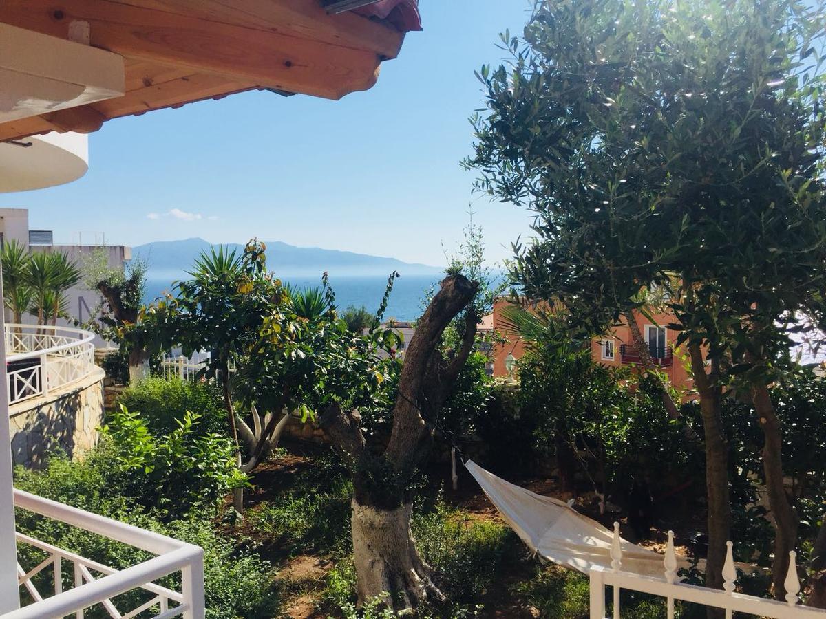 Apartments On The Beach Sarandë エクステリア 写真
