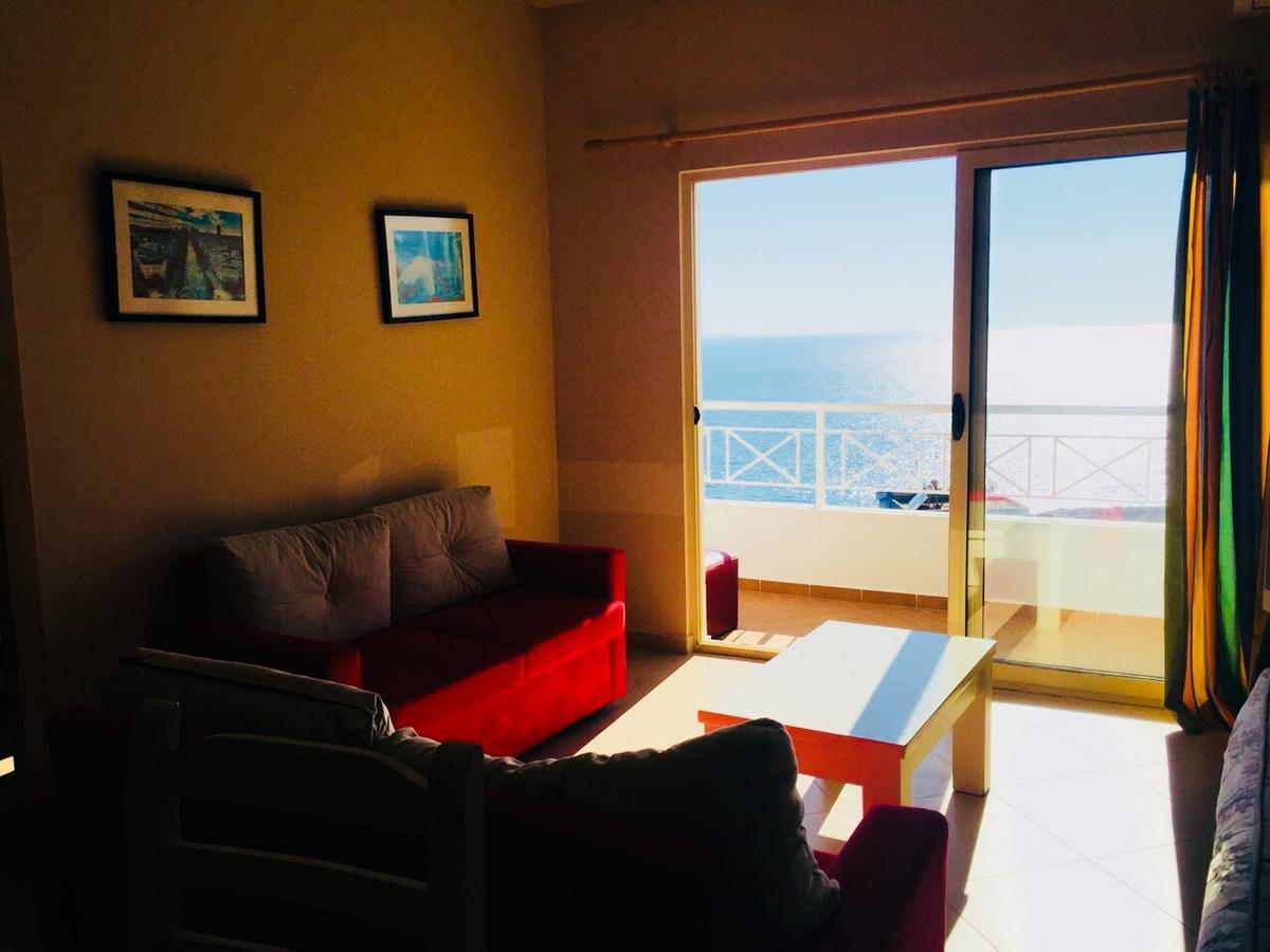 Apartments On The Beach Sarandë エクステリア 写真