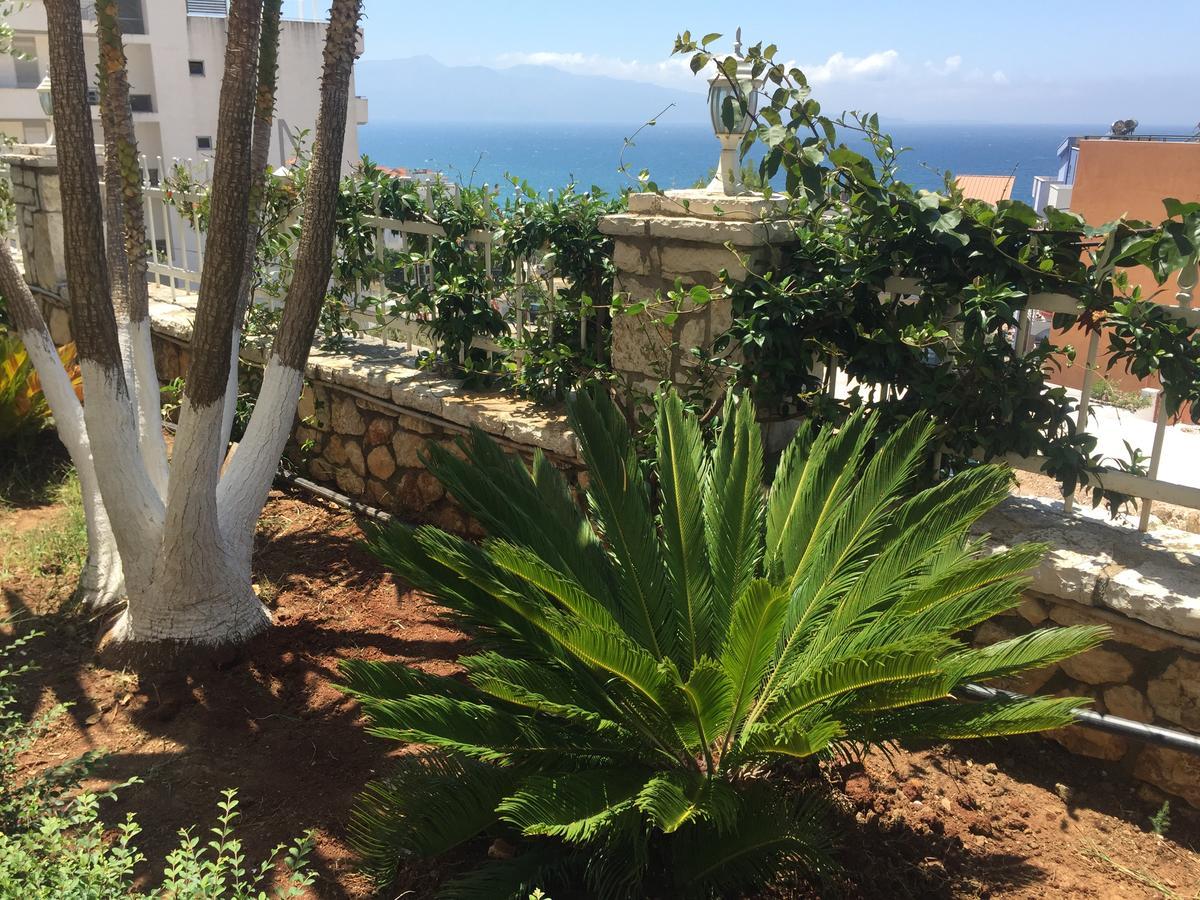 Apartments On The Beach Sarandë エクステリア 写真