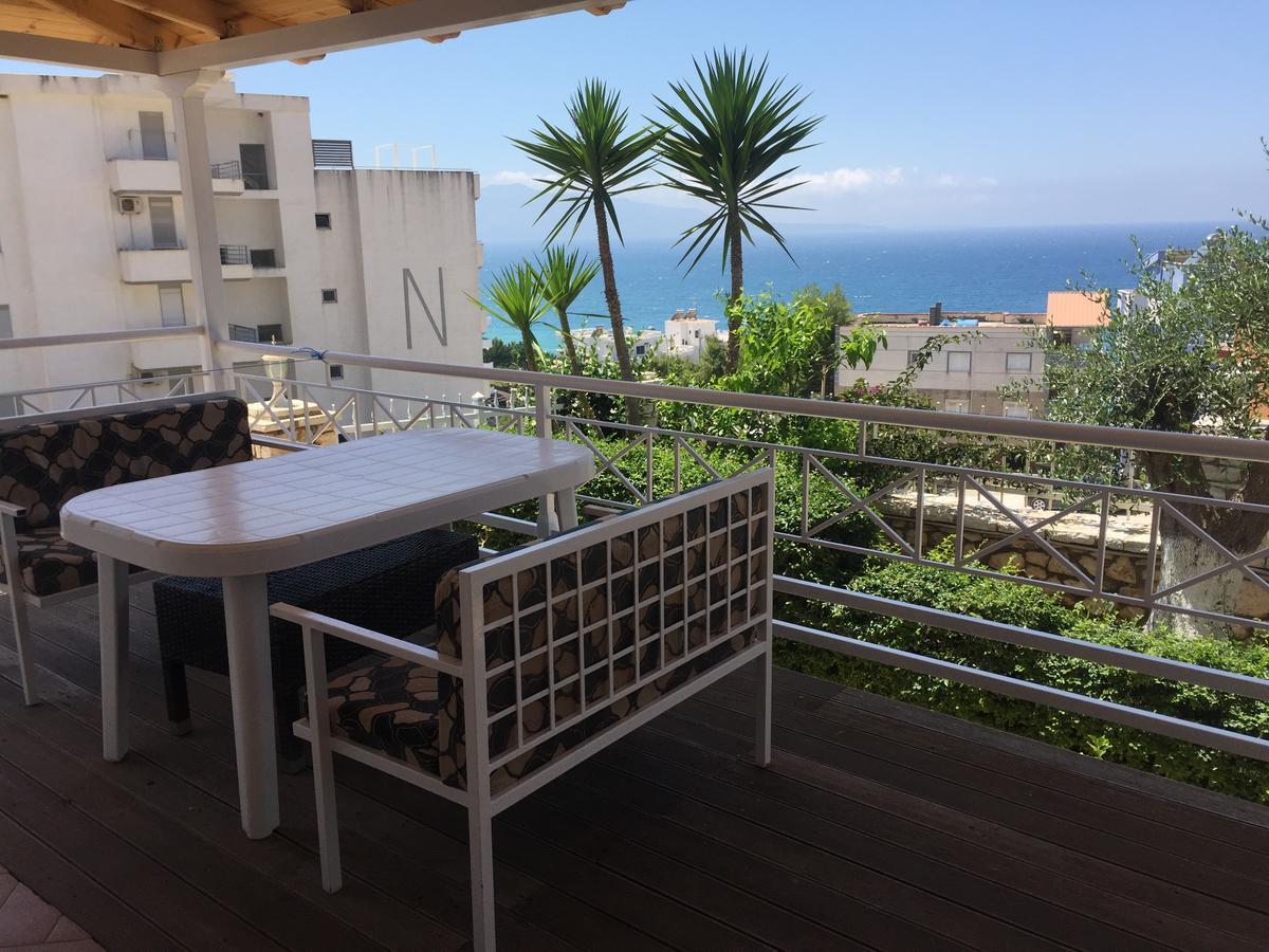 Apartments On The Beach Sarandë エクステリア 写真