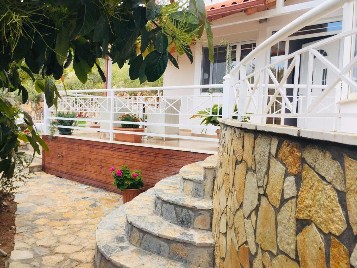 Apartments On The Beach Sarandë エクステリア 写真