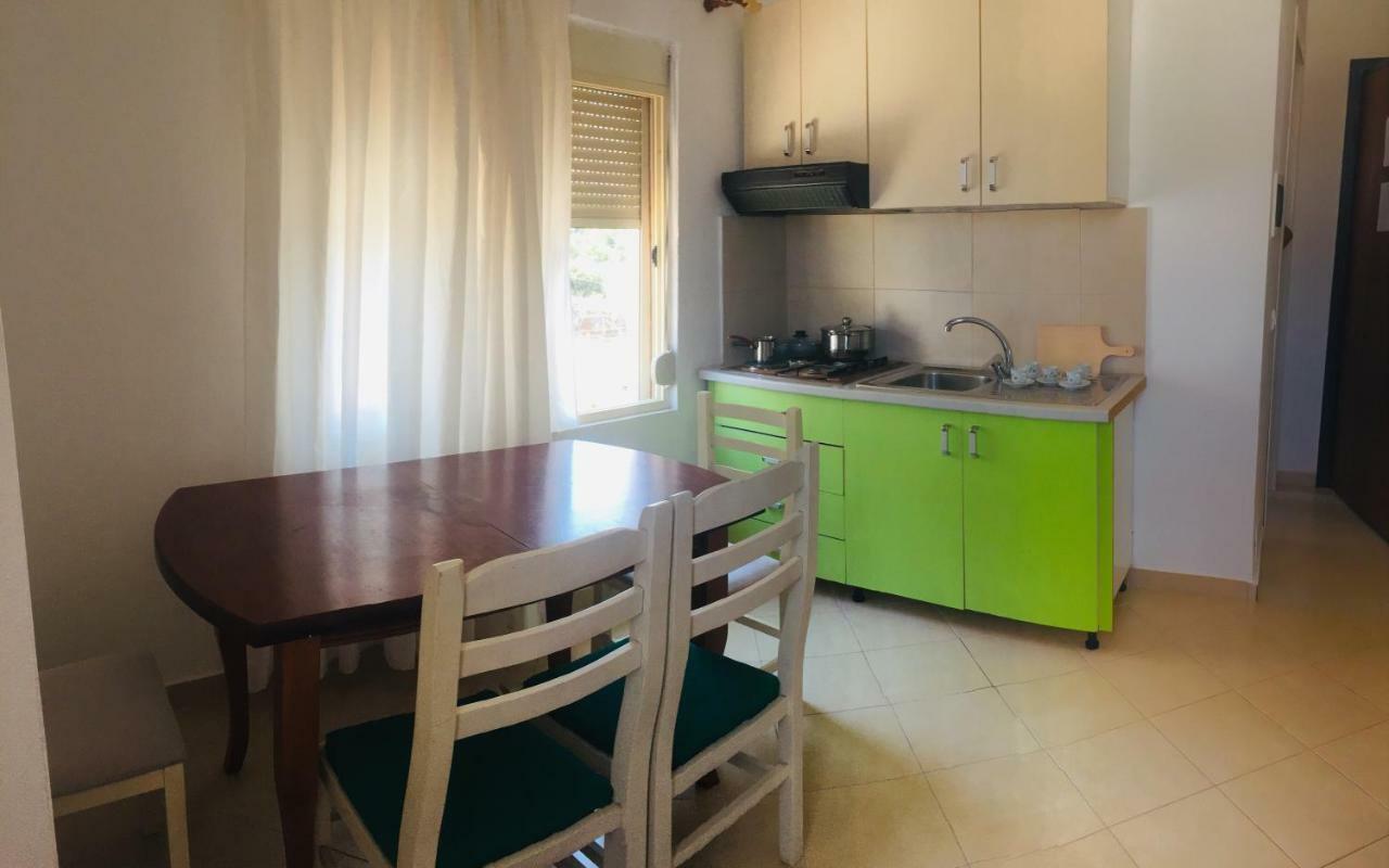 Apartments On The Beach Sarandë エクステリア 写真